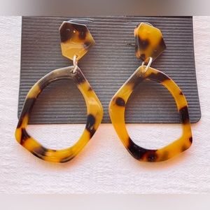 D’Bello Accessories: Tiger print hanging Earrings